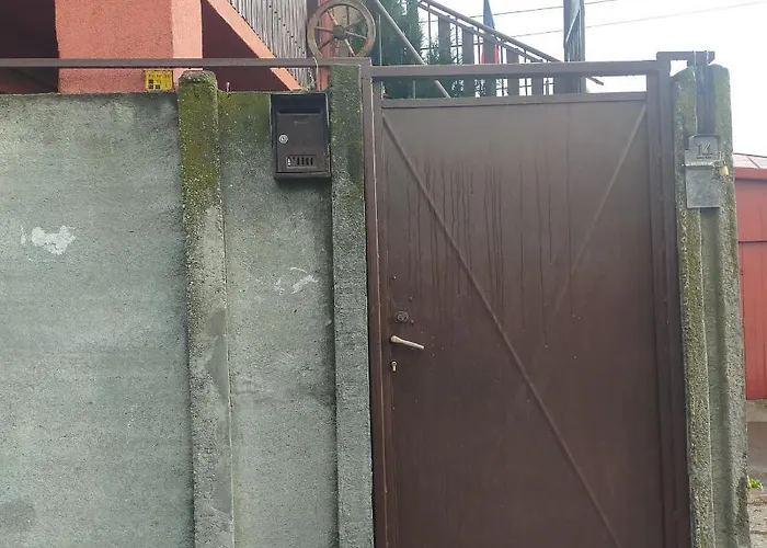 Elena Ap 1 Gasthuis Boekarest