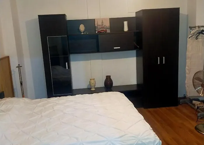 招待所 Elena Ap 1 *