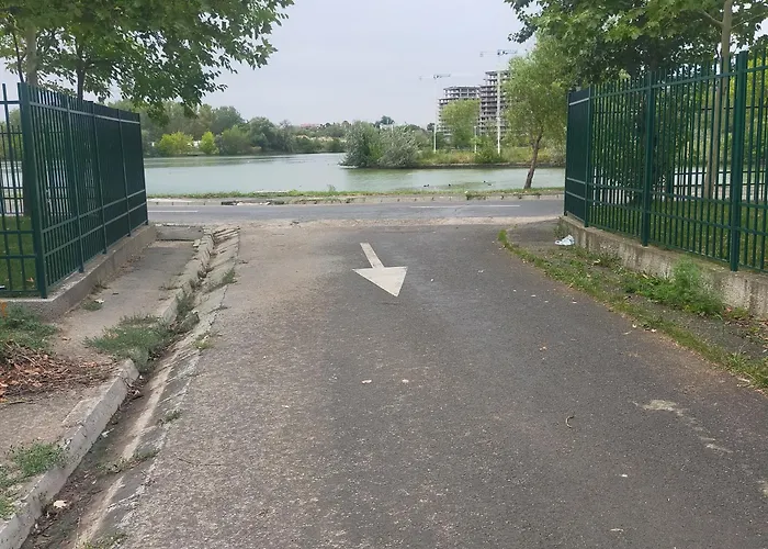 ゲストハウス Elena Ap 1 *